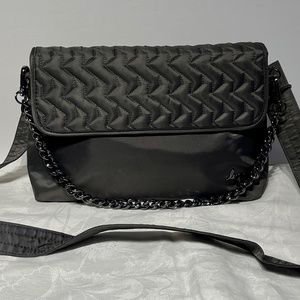 Lug Soar Crossbody bag EUC in Gunmetal Gray